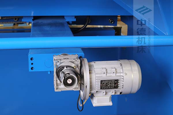 ZDS-1632后擋料AC電機(jī)與減速器一體，故障少，速度快.jpg