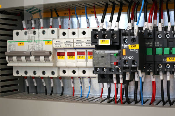 ZDPE8025采用法國進口正品施耐德元氣件，穩(wěn)定耐用壽命長.jpg